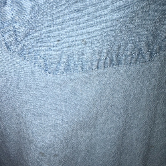 🆕💜 Wrangler Comfort Flex Light Wash Button Down Shirt M Western Denim - Picture 9 of 15